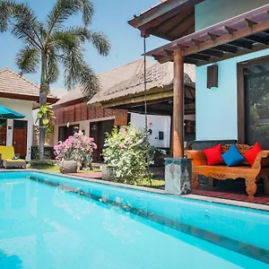 https://villa-ayu-seminyak-bali.ubudhotelsnow.com